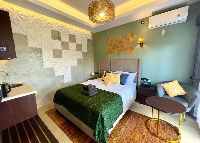 Villa Balitri - Hidden Gem 9br Service Hall Pool Sauna *