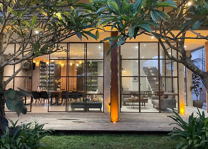 Balitri - Hidden Gem 9br Service Hall Pool Sauna * Sukawati